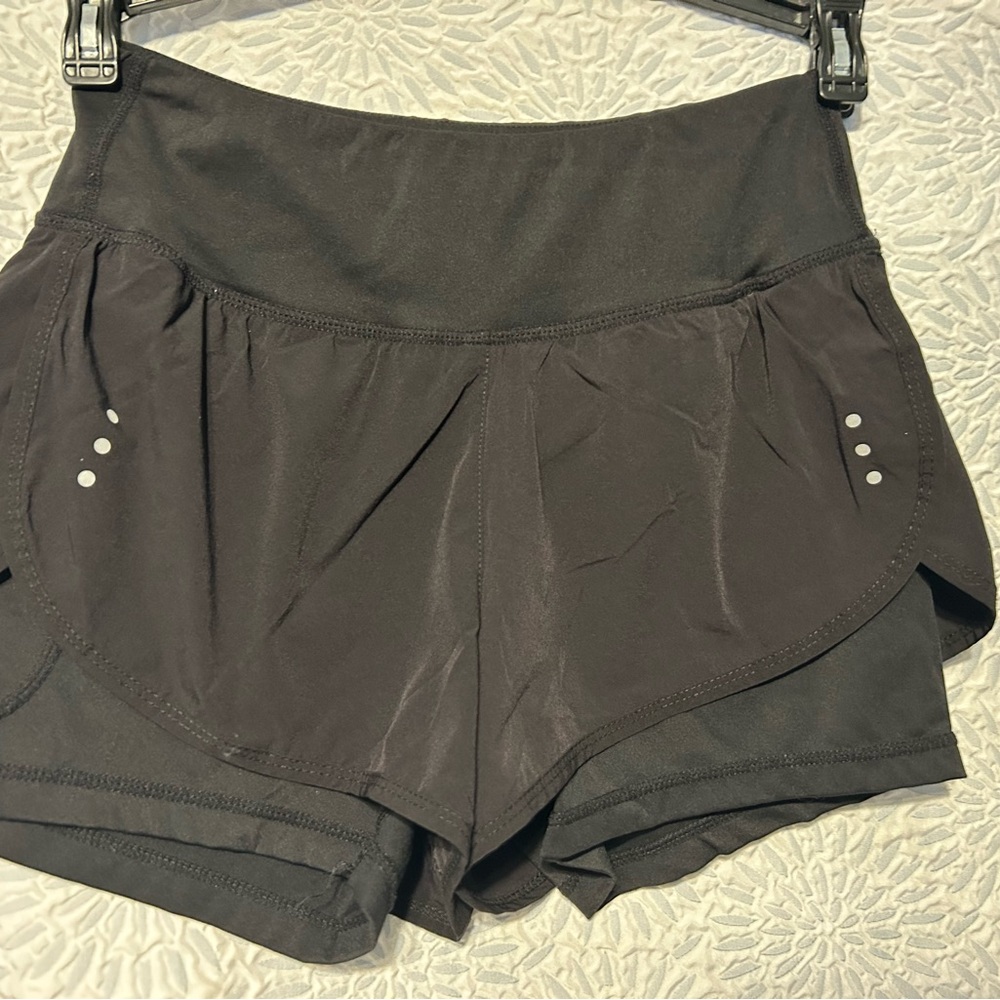 Women's Black 2 in 1 Athletic Shorts With 2 Hidden Pockets